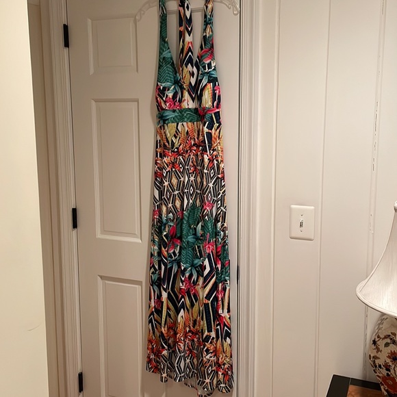 NWT Floral/tropical halter maxi dress. - Picture 4 of 7
